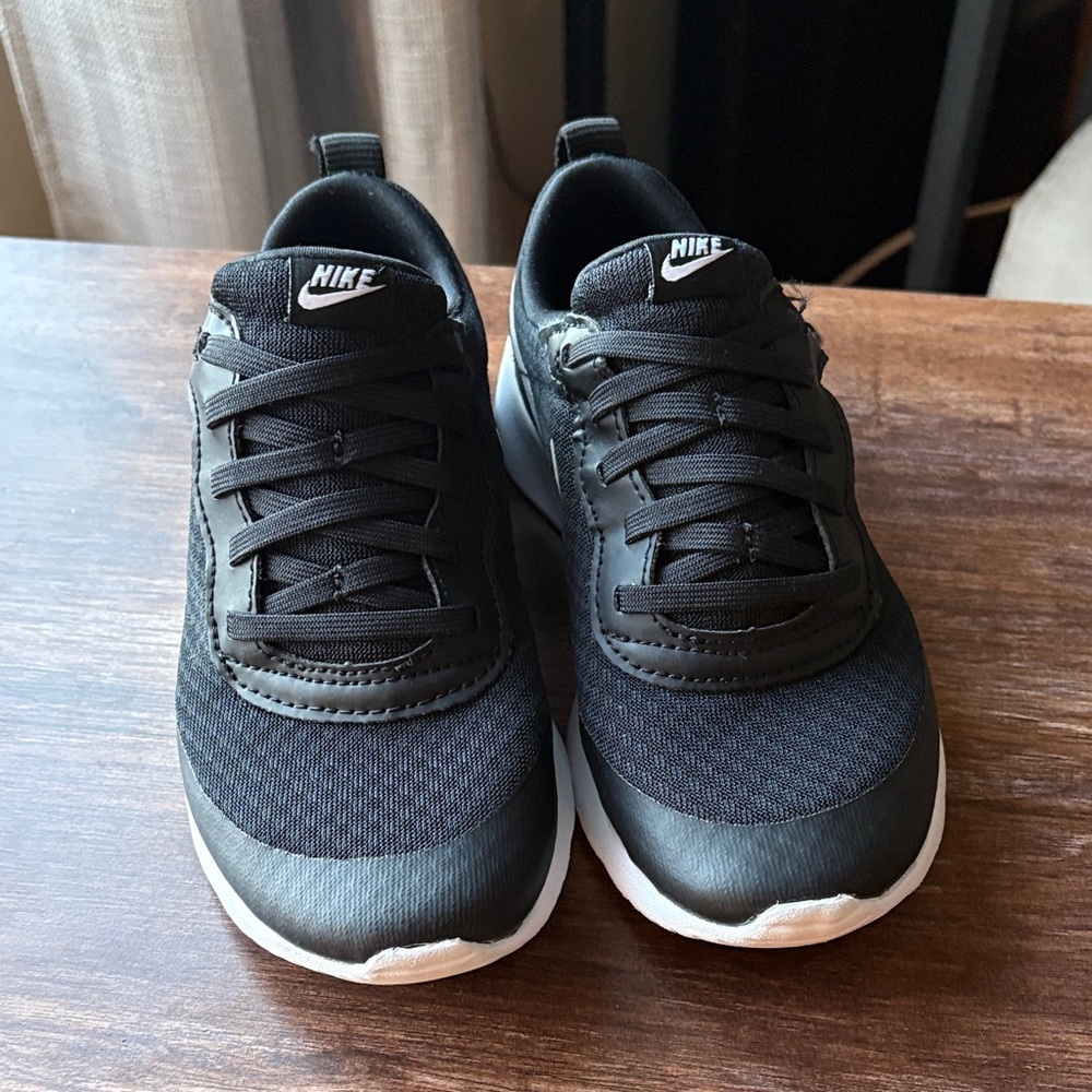***GENTLY USED*** Nike Unisex-Child Tanjun Easyon Shoes
